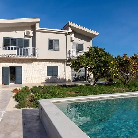 Dolina Opuzen By Guide Βίλα Podgradina (Slivno)