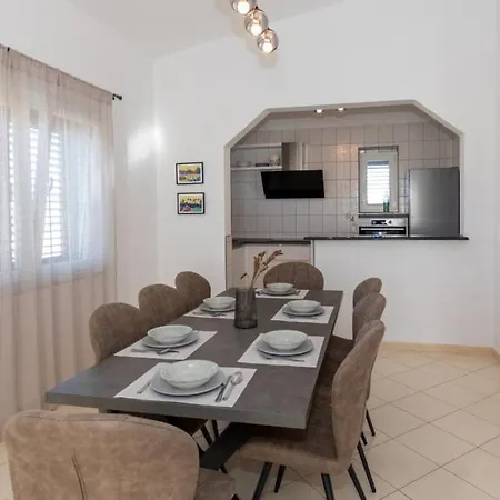 Dolina Opuzen By Guide