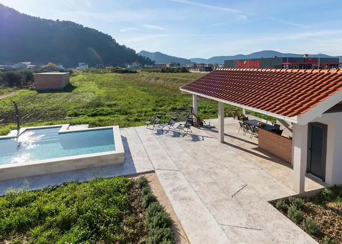 Dolina By Guide * Opuzen (Dubrovnik-Neretva)